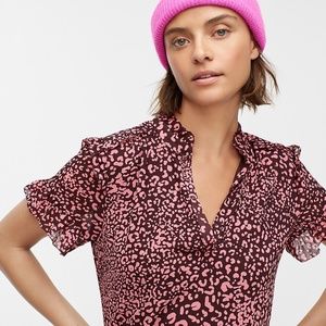 Short-sleeve ruffle top in leopard